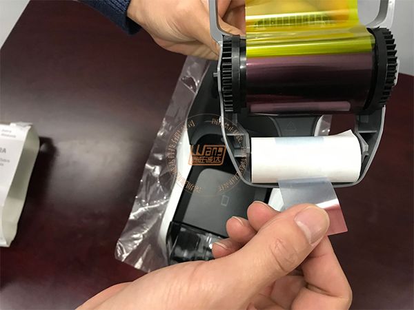 Zebra斑马ZC100证卡打印机安装操作视频(图2)