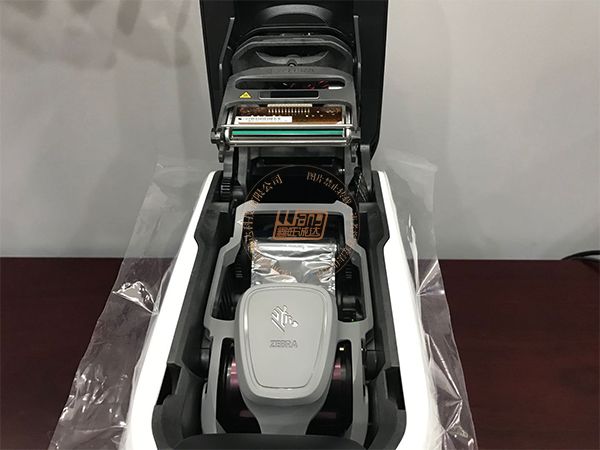 Zebra斑马ZC100证卡打印机安装操作视频(图3)